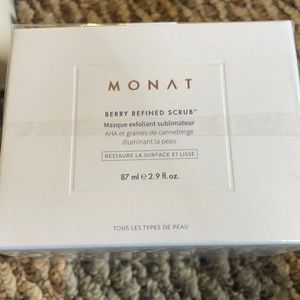 Monat Berry Refined Scrub